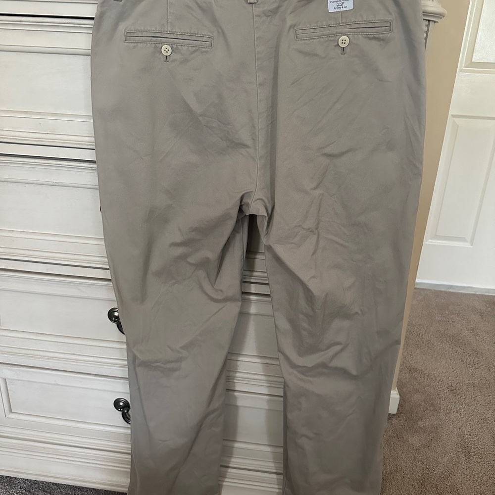 36x32 Men’s Vineyard Vines Lt Khaki Khakis.